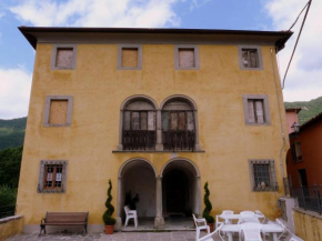 Palazzo Roni, Trassilico
